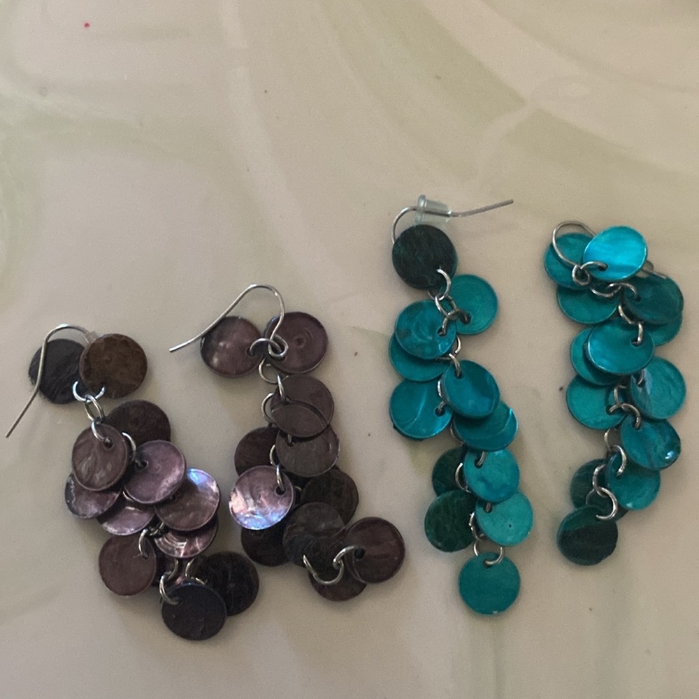 2 Pairs of Dangle Earrings